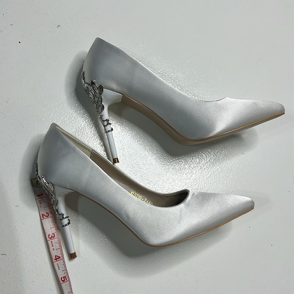 New Elegant White Satin Heels - Picture 8 of 10